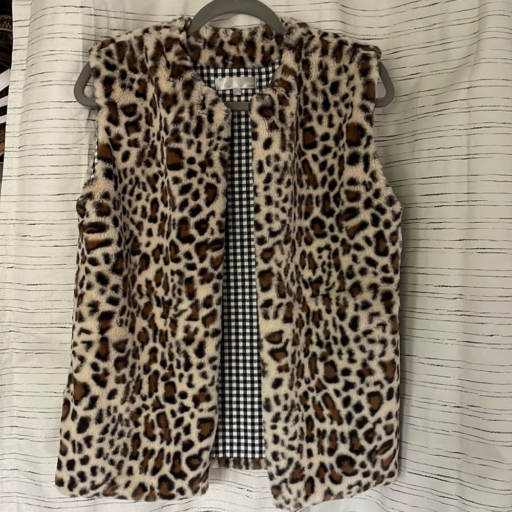 Leopard print faux fur vest with checkered lining
